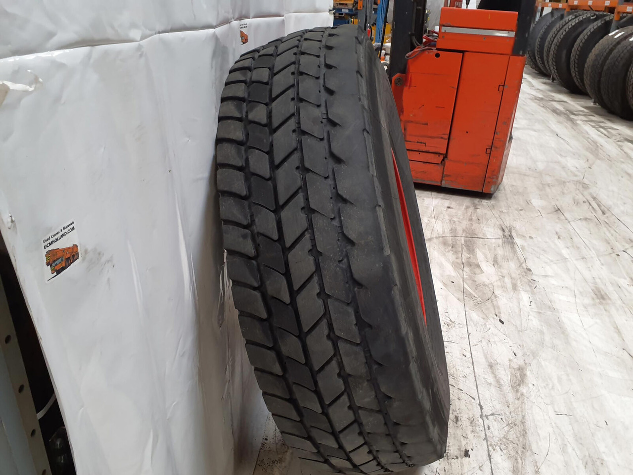 Michelin Wheel 445/95R25 10 12 1p - Wheel and tire package: picture 3 Michelin Wheel 445/95R25 10 12 1p - Wheel and tire package: picture 3