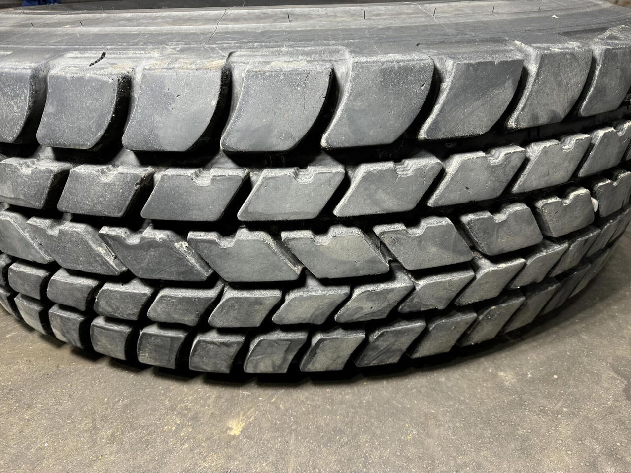 Michelin Wheel 445/95R25 10 12.3 1p - Wheel and tire package: picture 3 Michelin Wheel 445/95R25 10 12.3 1p - Wheel and tire package: picture 3