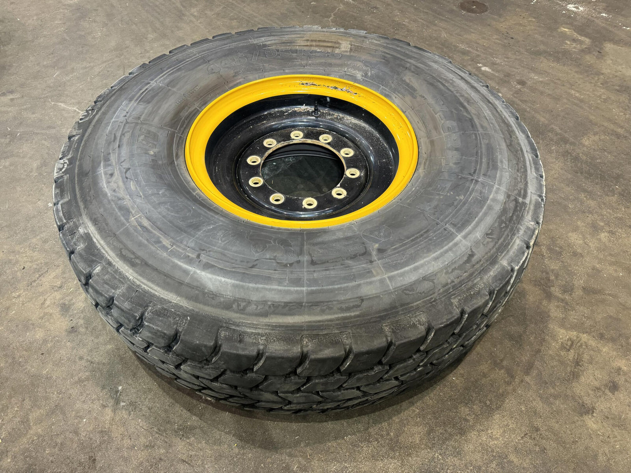 Michelin Wheel 445/95R25 10 12.3 1p - Wheel and tire package: picture 2 Michelin Wheel 445/95R25 10 12.3 1p - Wheel and tire package: picture 2