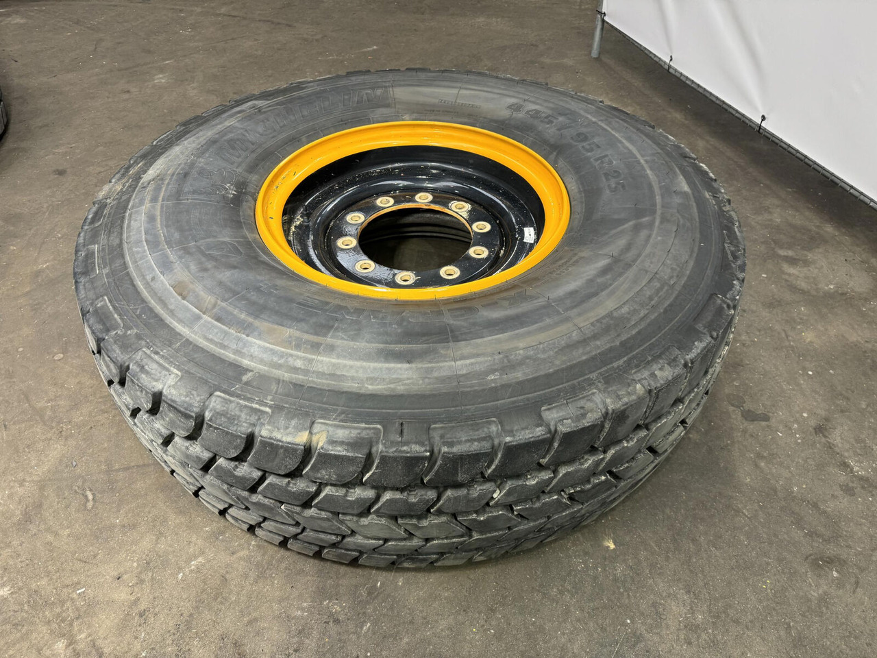 Michelin Wheel 445/95R25 10 12.3 1p - Wheel and tire package: picture 2 Michelin Wheel 445/95R25 10 12.3 1p - Wheel and tire package: picture 2