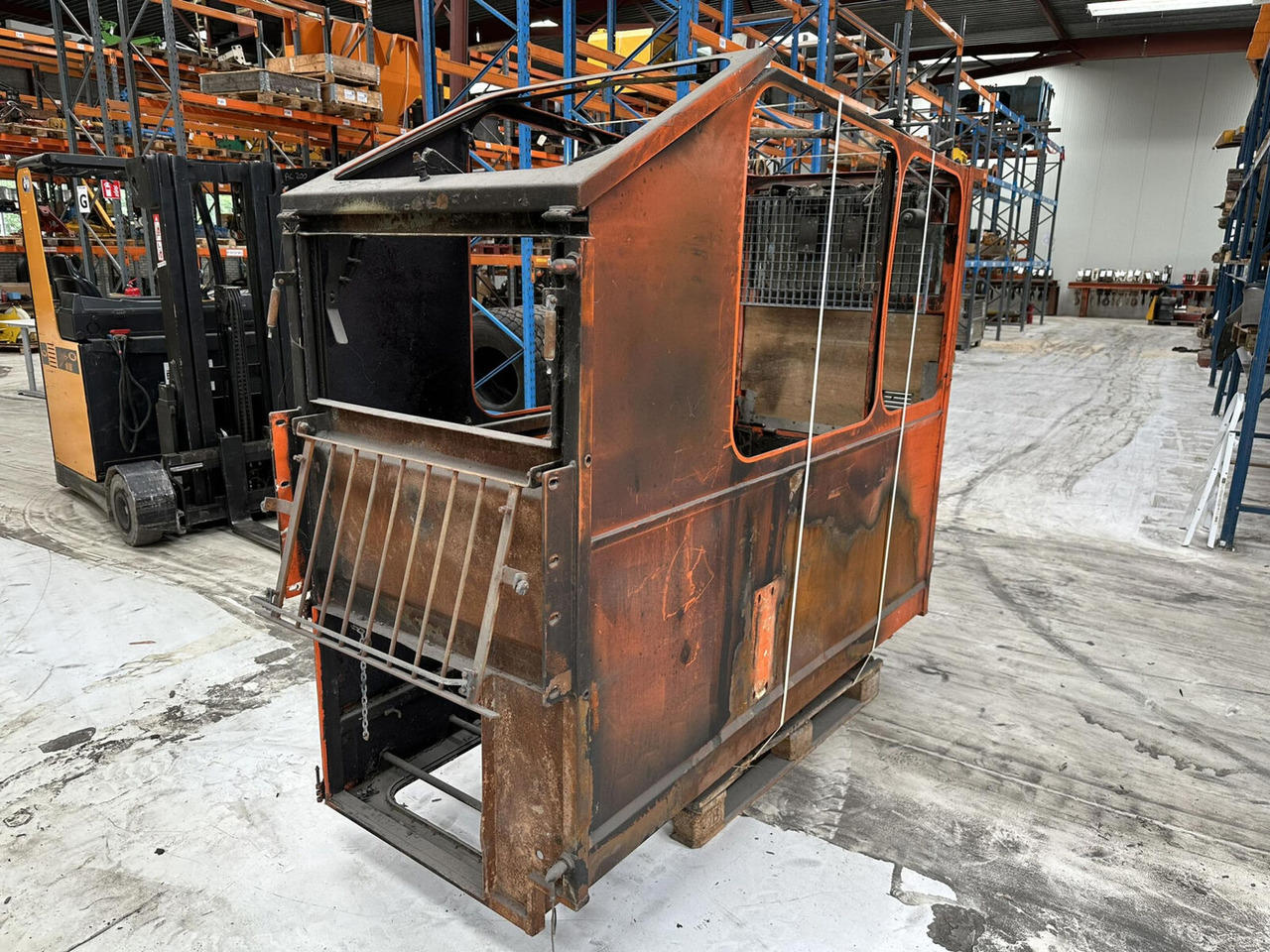 Spierings SK upper cabin - Cab for Mobile crane: picture 3 Spierings SK upper cabin - Cab for Mobile crane: picture 3