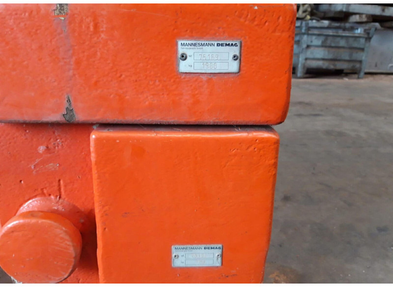 Terex AC 205 counterweight 2.6 ton (0.7/1.9t) - Counterweight for Construction machinery: picture 5 Terex AC 205 counterweight 2.6 ton (0.7/1.9t) - Counterweight for Construction machinery: picture 5