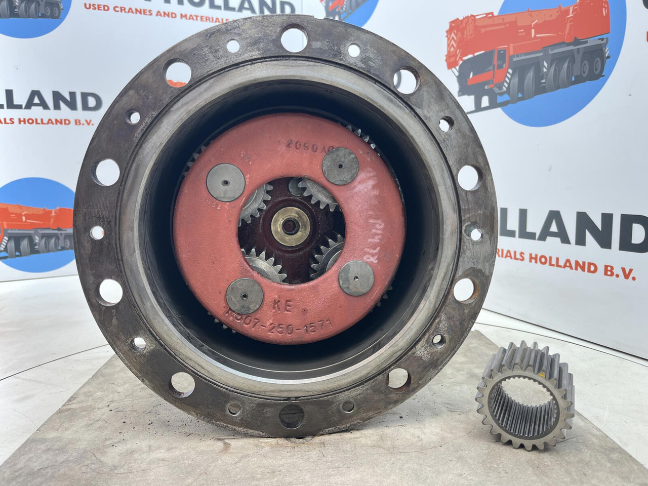 Terex AC 35 planetary gear 22-25-74-40-4pl-H137-46 - Final drive for Mobile crane: picture 4 Terex AC 35 planetary gear 22-25-74-40-4pl-H137-46 - Final drive for Mobile crane: picture 4