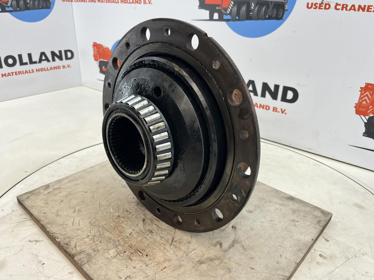 Terex AC 40-1 city planetary drive 17-24-67-32-3pl-H85-42 - Final drive for Mobile crane: picture 3 Terex AC 40-1 city planetary drive 17-24-67-32-3pl-H85-42 - Final drive for Mobile crane: picture 3