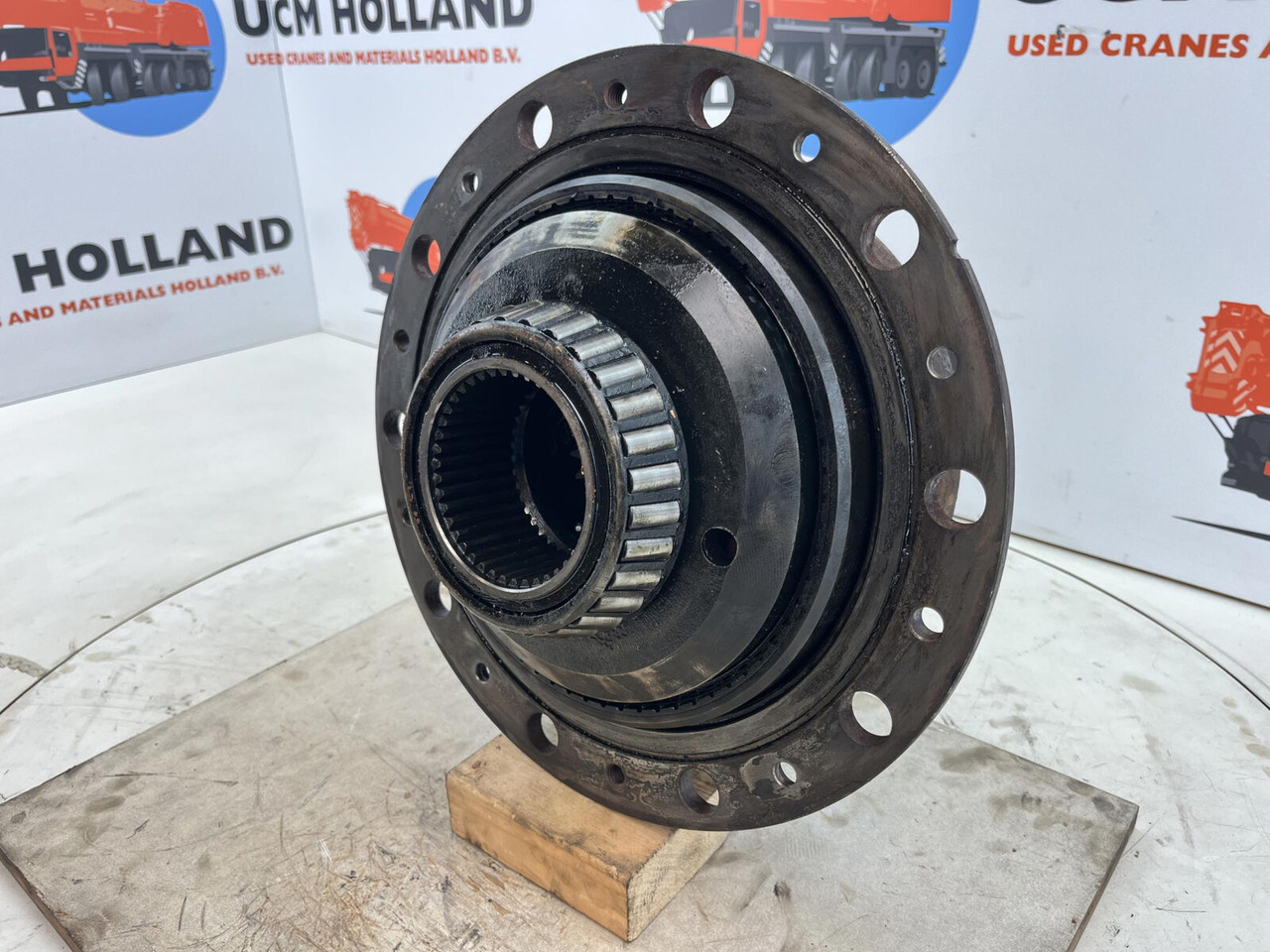 Terex AC 40-1 city planetary drive 17-24-67-32-3pl-H85-42 - Final drive for Mobile crane: picture 3 Terex AC 40-1 city planetary drive 17-24-67-32-3pl-H85-42 - Final drive for Mobile crane: picture 3
