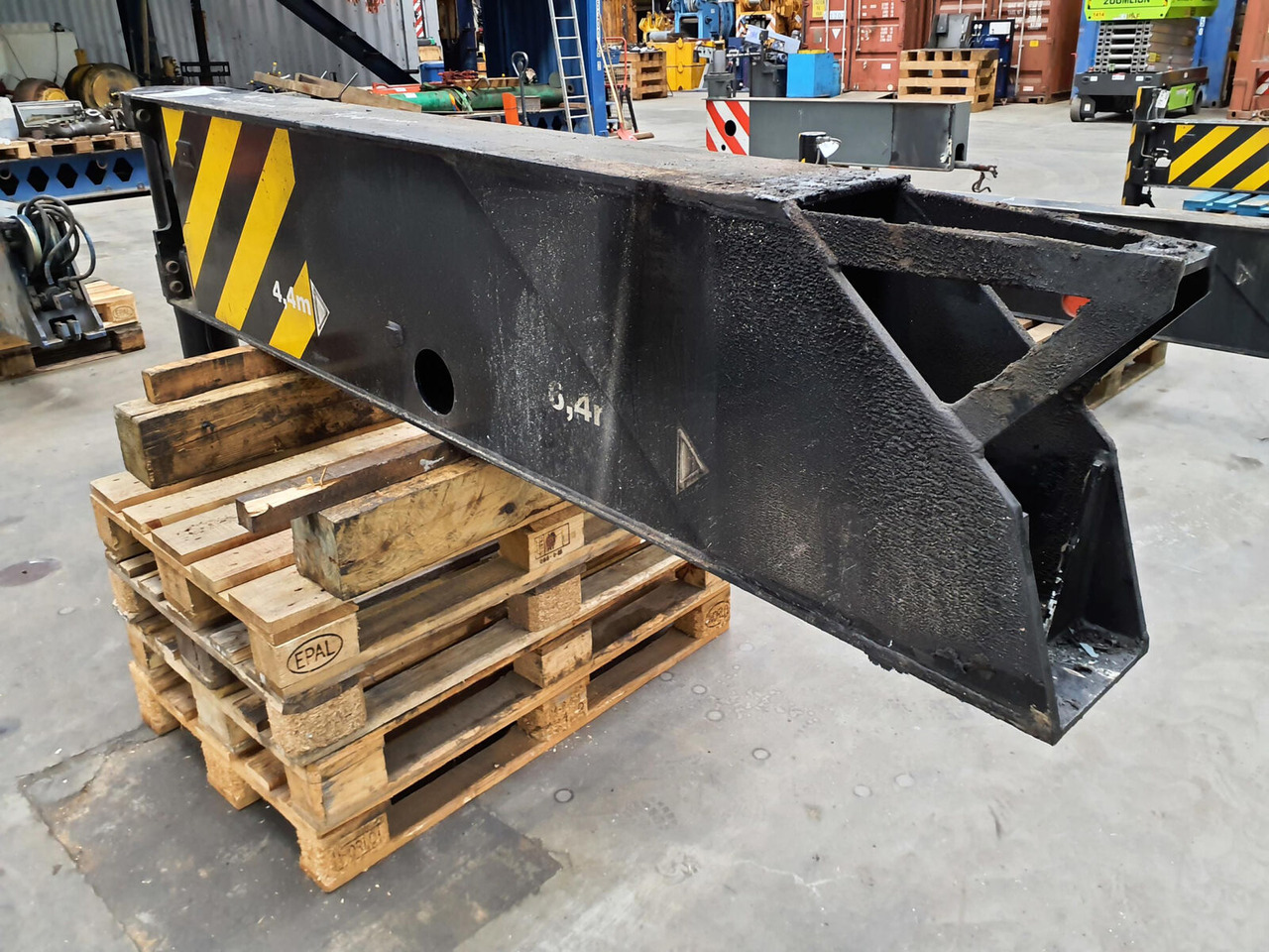 Terex AC 50 outrigger rear with outrigger cylinder - Suspension for Mobile crane: picture 4 Terex AC 50 outrigger rear with outrigger cylinder - Suspension for Mobile crane: picture 4