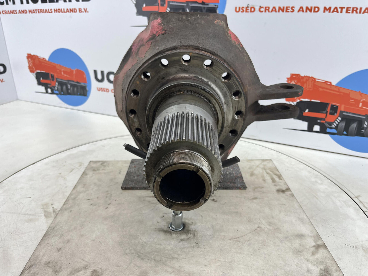 Terex Demag AC 35 Steering knuckle 16 holes axle 2 left - Steering knuckle for Mobile crane: picture 2 Terex Demag AC 35 Steering knuckle 16 holes axle 2 left - Steering knuckle for Mobile crane: picture 2