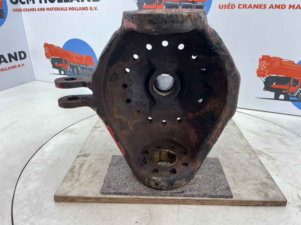 Terex Demag AC 35 Steering knuckle 16 holes axle 2 left - Steering knuckle for Mobile crane: picture 5 Terex Demag AC 35 Steering knuckle 16 holes axle 2 left - Steering knuckle for Mobile crane: picture 5