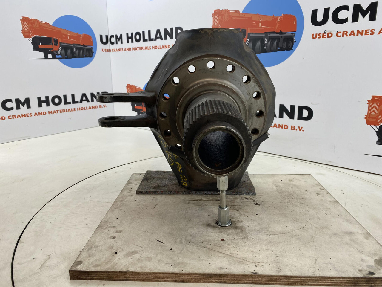 Terex Demag AC 35 Steering knuckle 16 holes axle 2 right - Steering knuckle for Mobile crane: picture 2 Terex Demag AC 35 Steering knuckle 16 holes axle 2 right - Steering knuckle for Mobile crane: picture 2