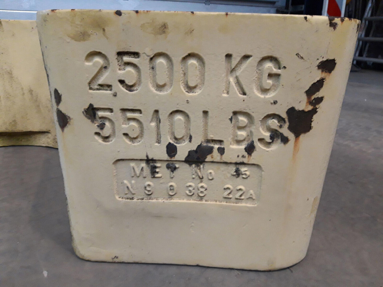 Terex Demag AC 35 counterweight 2,5 T - Counterweight for Mobile crane: picture 2 Terex Demag AC 35 counterweight 2,5 T - Counterweight for Mobile crane: picture 2
