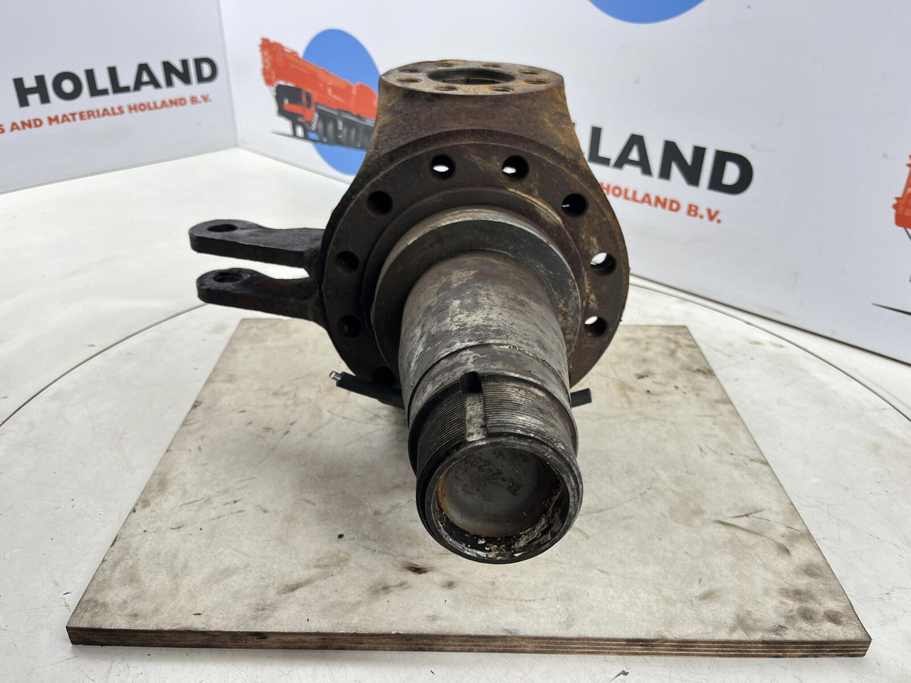 Terex HC 340 Steering knuckle 12 holes axle 2 - Steering knuckle for Mobile crane: picture 2 Terex HC 340 Steering knuckle 12 holes axle 2 - Steering knuckle for Mobile crane: picture 2