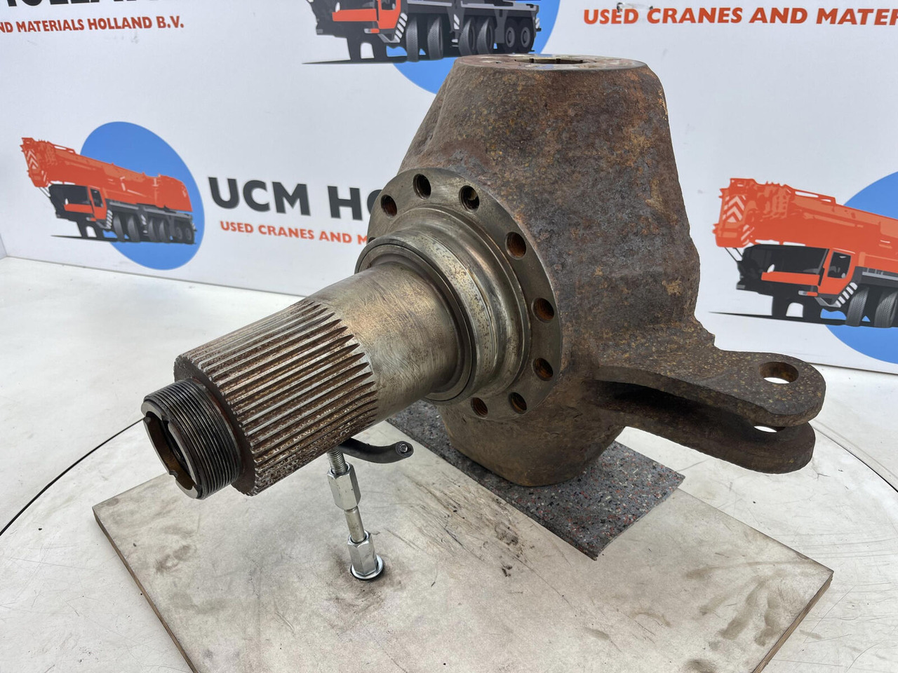 Terex HC 340 Steering knuckle 12 holes axle 3 - Steering knuckle for Mobile crane: picture 1 Terex HC 340 Steering knuckle 12 holes axle 3 - Steering knuckle for Mobile crane: picture 1