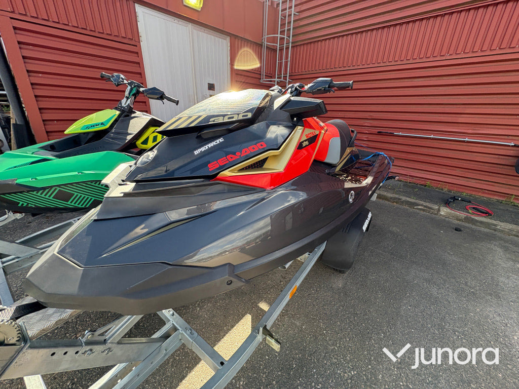 BRP SEADOO ROTAX XPS 300 - Tool/ Equipment: picture 1 BRP SEADOO ROTAX XPS 300 - Tool/ Equipment: picture 1