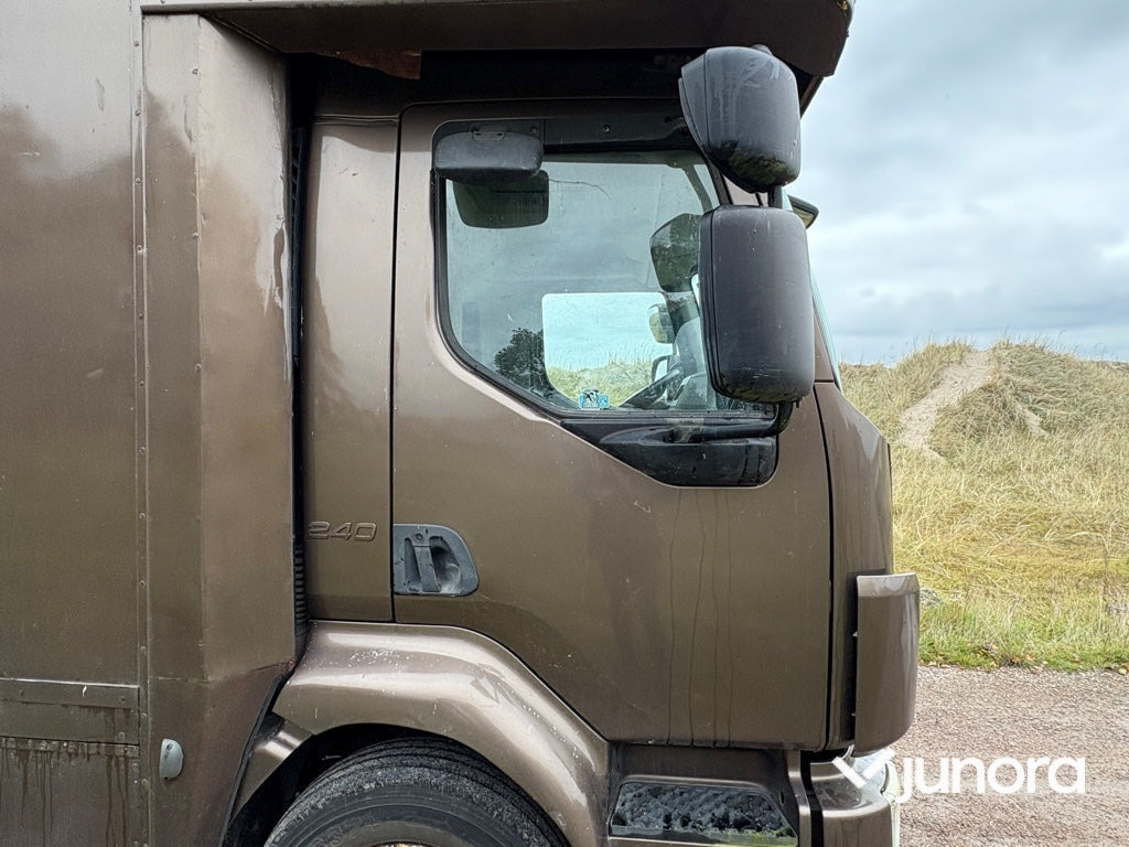 Hästlastbil - Volvo, FL-240, Whittaker - Horse truck: picture 3 Hästlastbil - Volvo, FL-240, Whittaker - Horse truck: picture 3