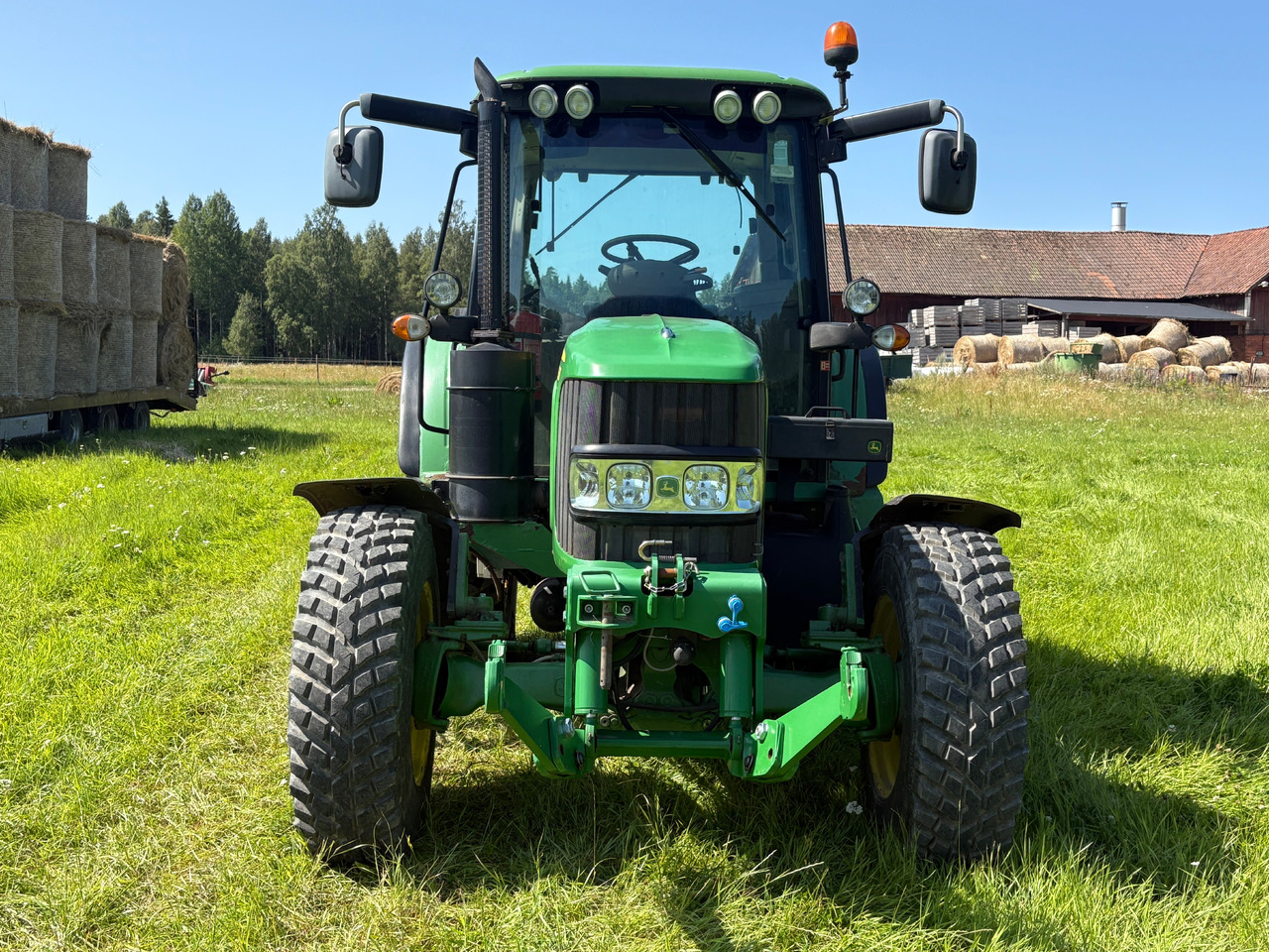 John Deere 6330 - Farm tractor: picture 3 John Deere 6330 - Farm tractor: picture 3