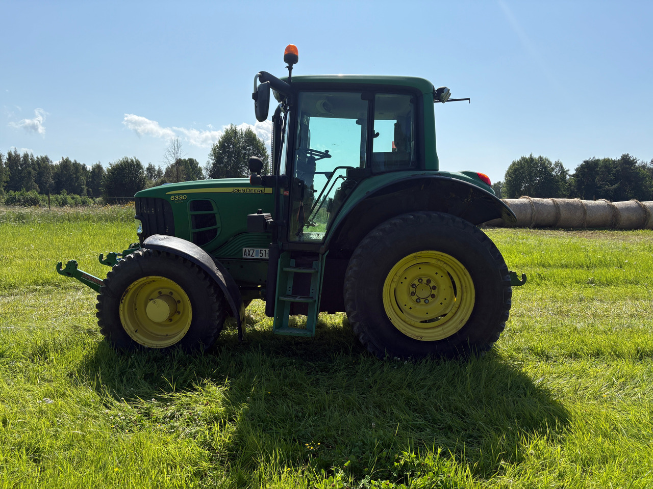 John Deere 6330 - Farm tractor: picture 4 John Deere 6330 - Farm tractor: picture 4