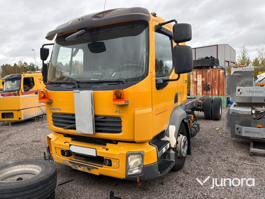 Lastbil - Volvo FL 4*2 - Cab chassis truck: picture 1 Lastbil - Volvo FL 4*2 - Cab chassis truck: picture 1