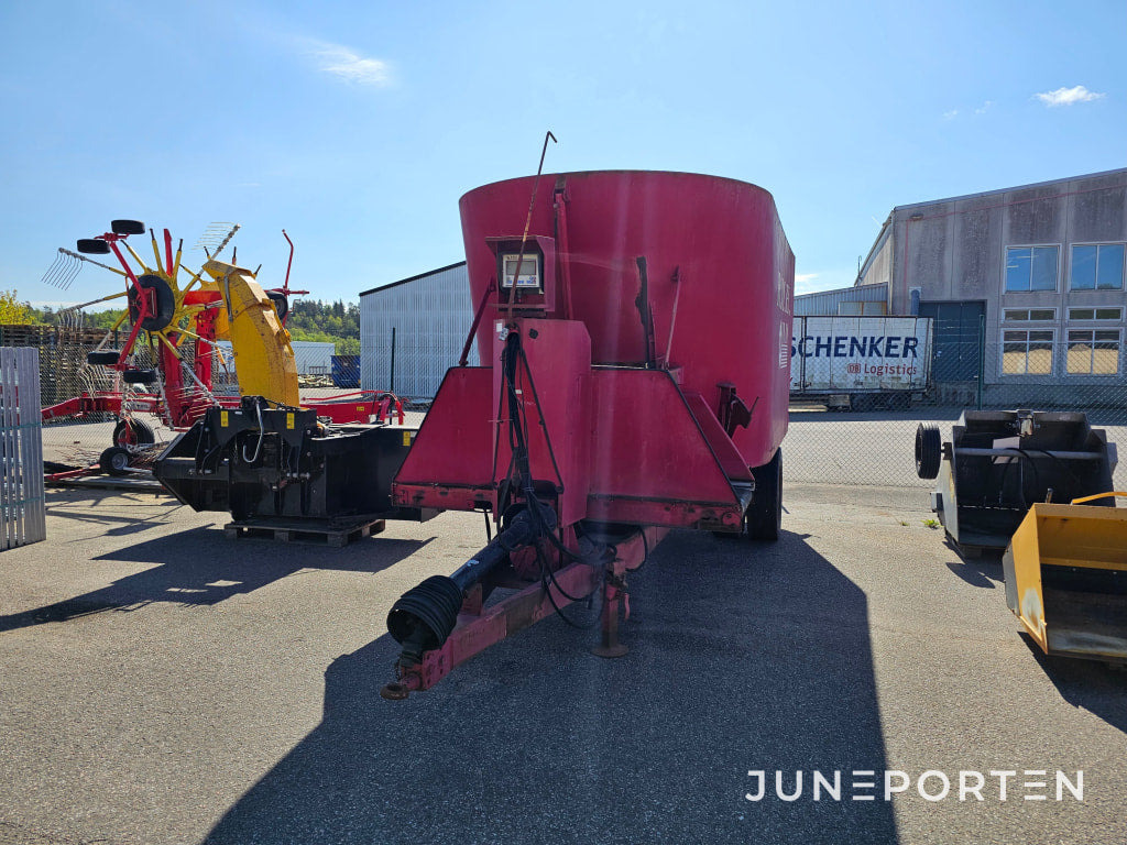 Mixervagn R.M.H VR18 - Forage mixer wagon: picture 4 Mixervagn R.M.H VR18 - Forage mixer wagon: picture 4