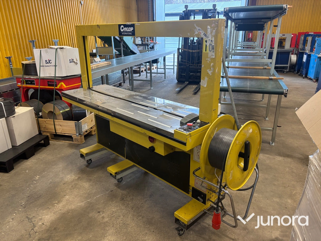 Plastbandningsmaskin- Cyklop - Packaging machinery: picture 1 Plastbandningsmaskin- Cyklop - Packaging machinery: picture 1