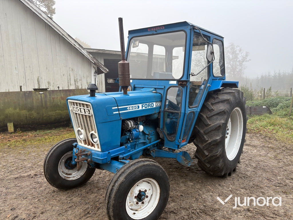Traktor - Ford 4600 1976 - Farm tractor: picture 1 Traktor - Ford 4600 1976 - Farm tractor: picture 1