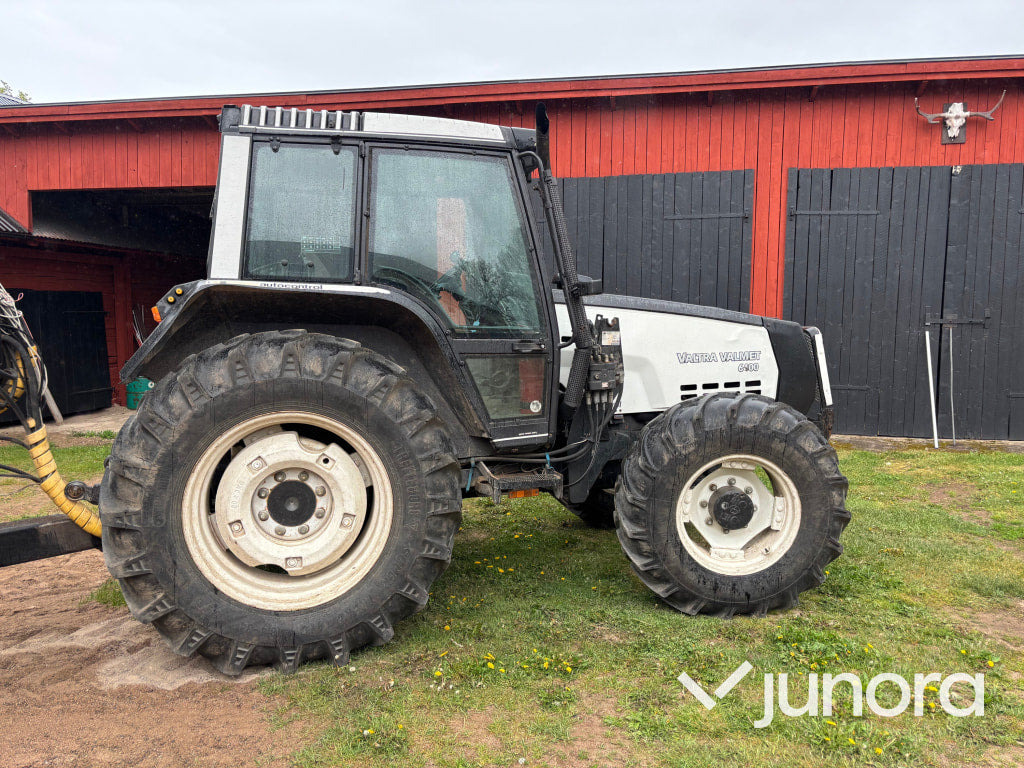 Traktor Valmet 6400 med lastare - Farm tractor: picture 5 Traktor Valmet 6400 med lastare - Farm tractor: picture 5