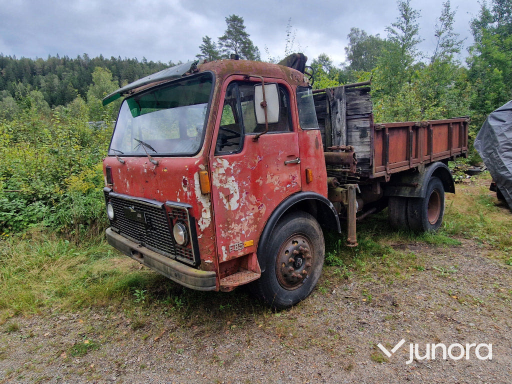 Veteranlastbil Volvo F85-34 - Dropside/ Flatbed truck, Crane truck: picture 1 Veteranlastbil Volvo F85-34 - Dropside/ Flatbed truck, Crane truck: picture 1