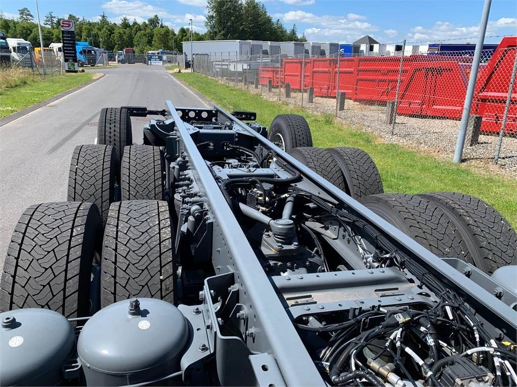 DAF XF 430 FAW 8x4*4 Tridem - Cab chassis truck: picture 4 DAF XF 430 FAW 8x4*4 Tridem - Cab chassis truck: picture 4