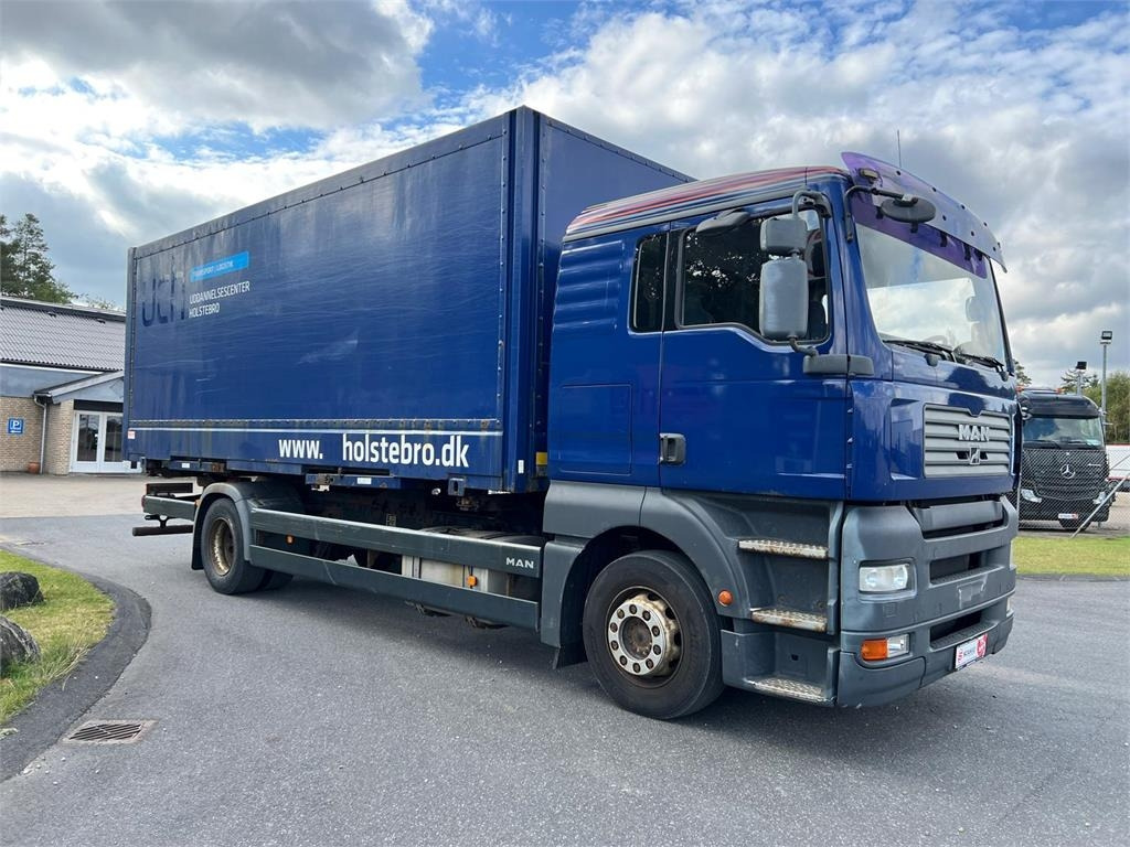 MAN TGA 18-350 - 7,15 - Container transporter/ Swap body truck: picture 2 MAN TGA 18-350 - 7,15 - Container transporter/ Swap body truck: picture 2