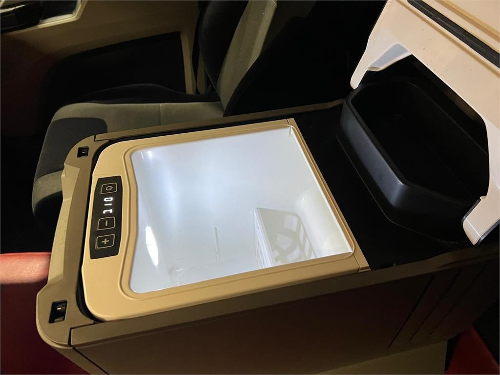 MAN TGL 12-220 BL - Curtainsider truck: picture 4 MAN TGL 12-220 BL - Curtainsider truck: picture 4