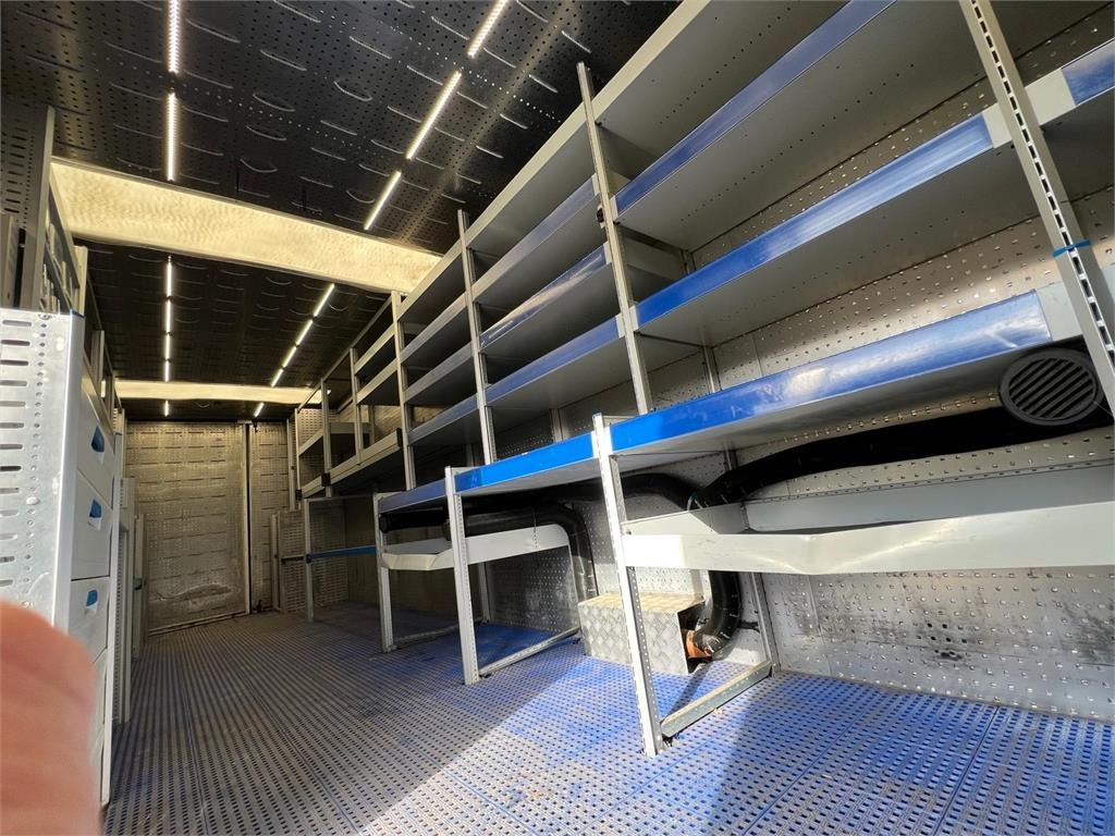 Mercedes-Benz Antos 1824 LnR - Box truck: picture 5 Mercedes-Benz Antos 1824 LnR - Box truck: picture 5