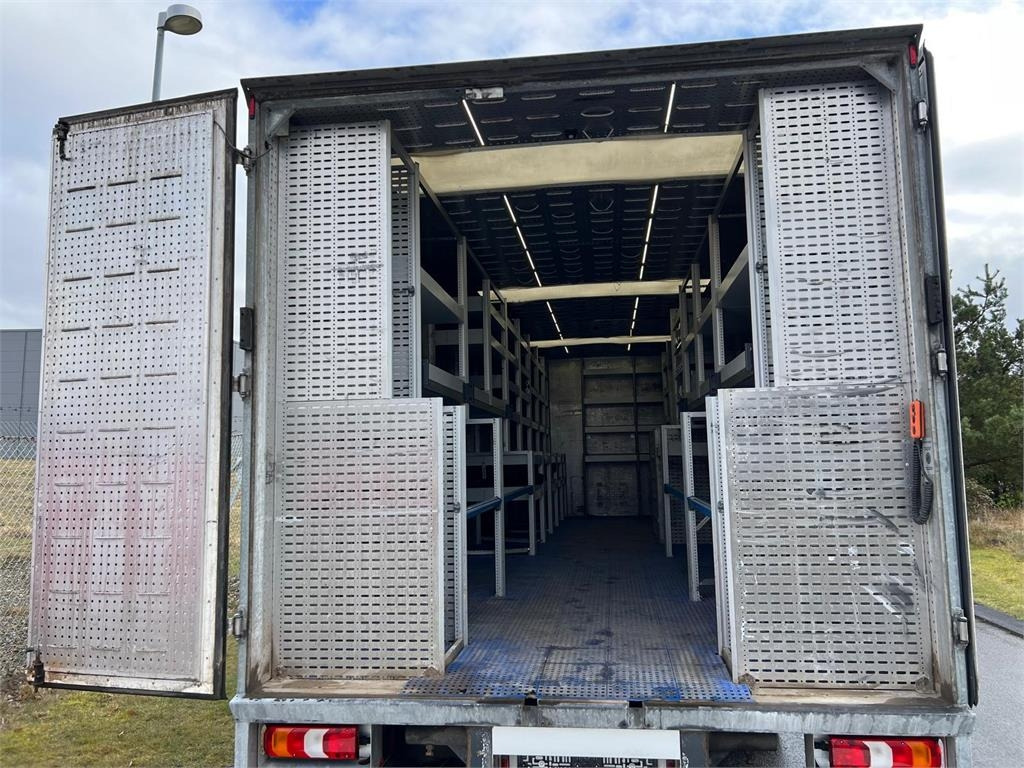 Mercedes-Benz Antos 1824 LnR - Box truck: picture 1 Mercedes-Benz Antos 1824 LnR - Box truck: picture 1