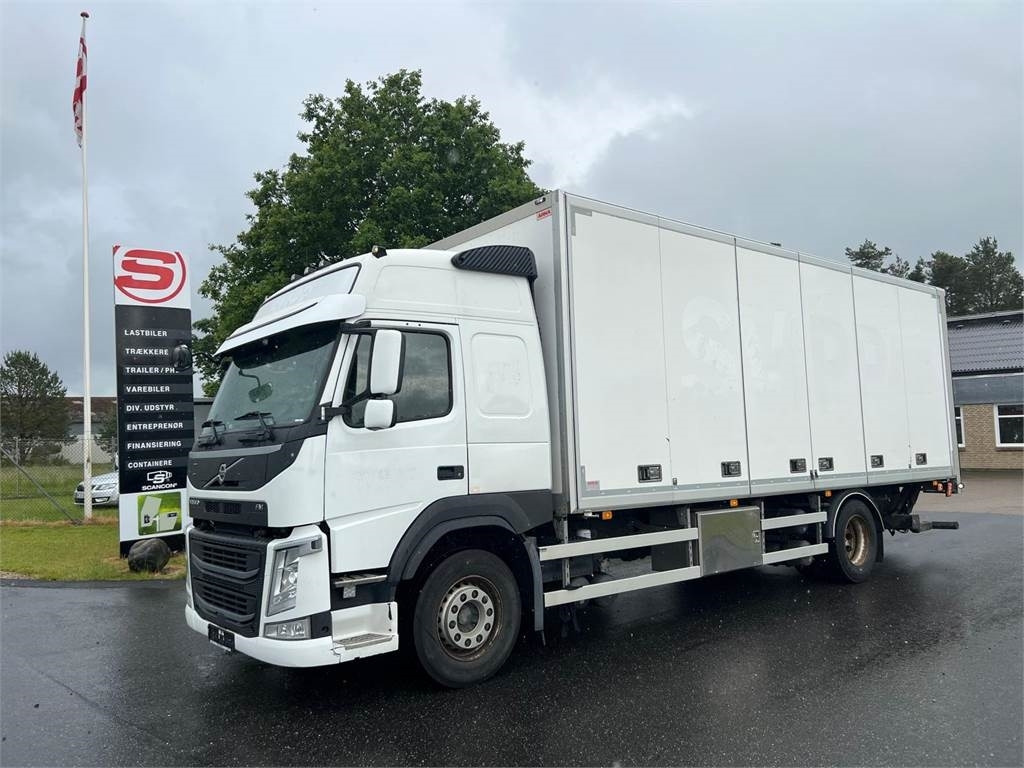 Volvo FM330 - Box truck: picture 1 Volvo FM330 - Box truck: picture 1