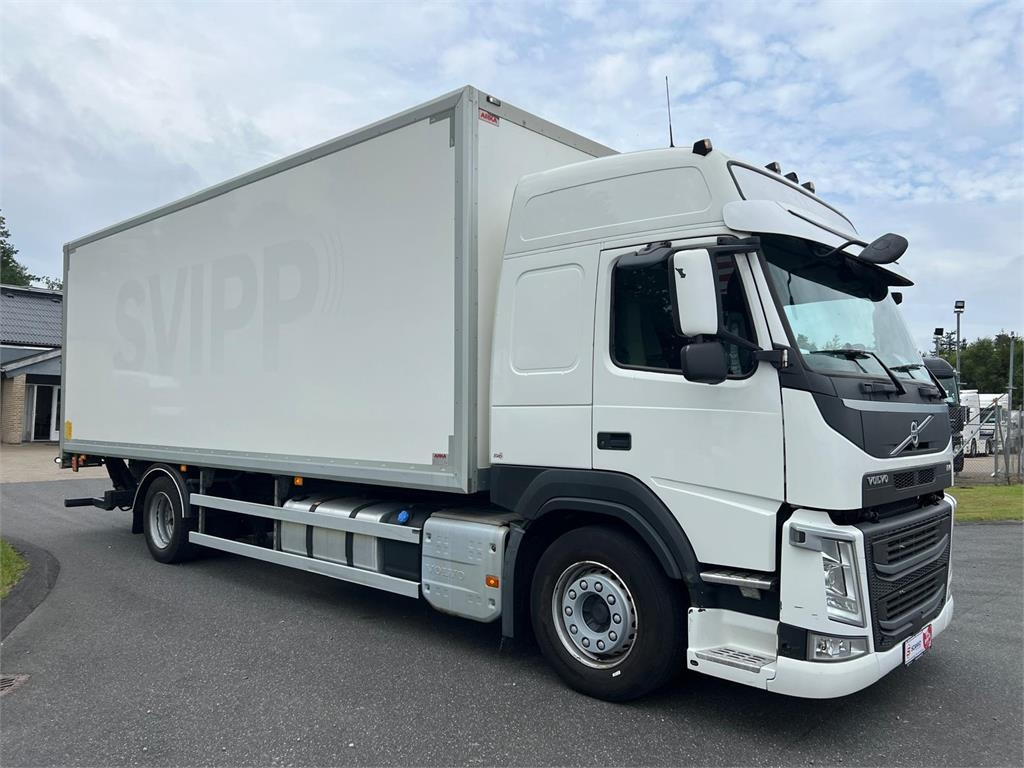 Volvo FM330 Sideåbning - Box truck: picture 2 Volvo FM330 Sideåbning - Box truck: picture 2