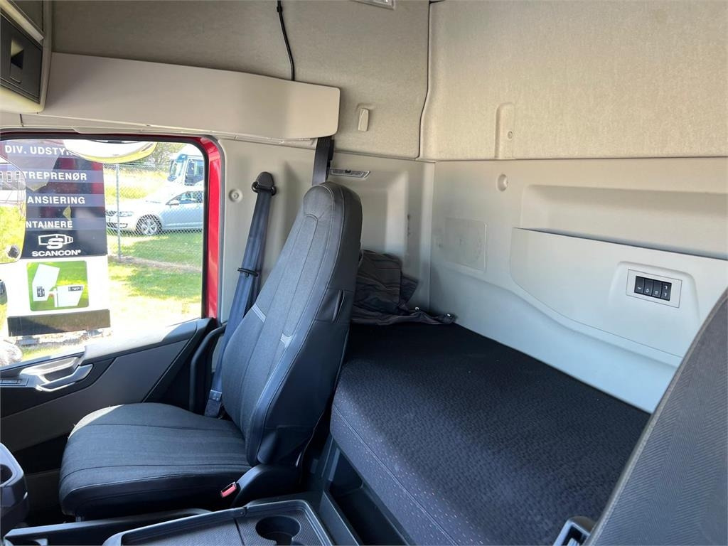 Hook lift truck Volvo FM430: picture 13