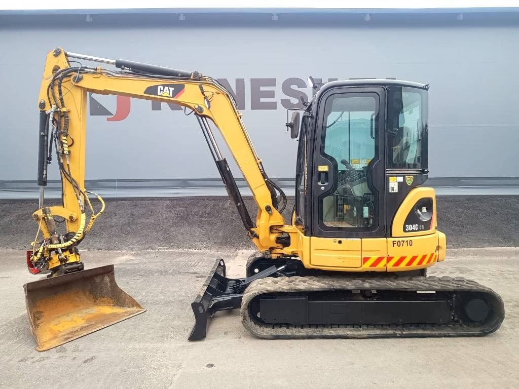 CAT MYYTY! SOLD! 304CCR PYÖRITTÄJÄLLÄ - Mini excavator: picture 1 CAT MYYTY! SOLD! 304CCR PYÖRITTÄJÄLLÄ - Mini excavator: picture 1