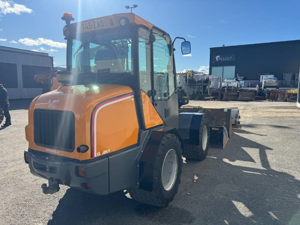 Compact loader GiANT V 6004 T: picture 7