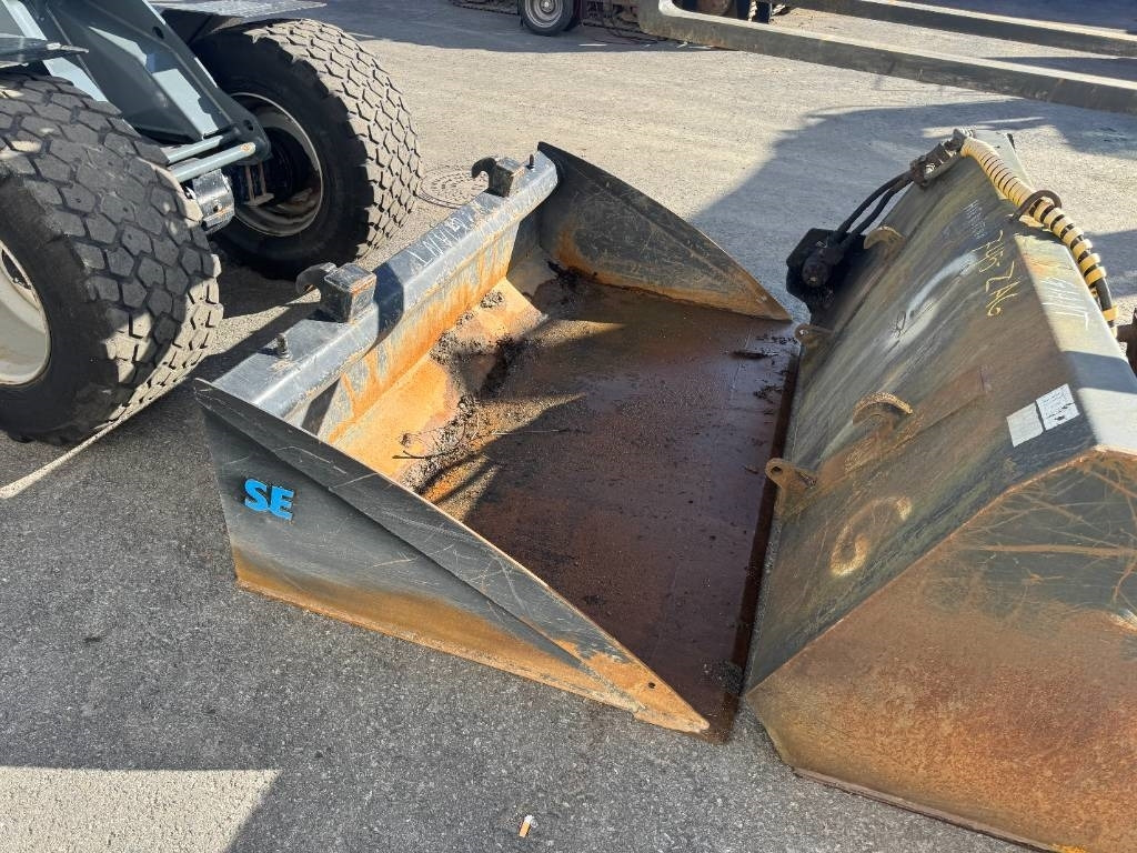 Compact loader GiANT V 6004 T: picture 10