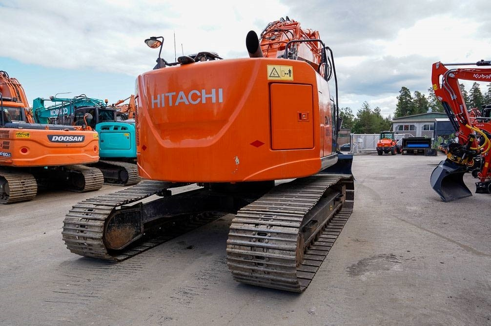Hitachi ZX225USLC-5B MARTTIINILLA - Crawler excavator: picture 5 Hitachi ZX225USLC-5B MARTTIINILLA - Crawler excavator: picture 5