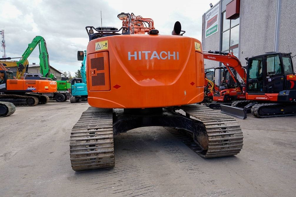 Hitachi ZX225USLC-5B MARTTIINILLA - Crawler excavator: picture 4 Hitachi ZX225USLC-5B MARTTIINILLA - Crawler excavator: picture 4