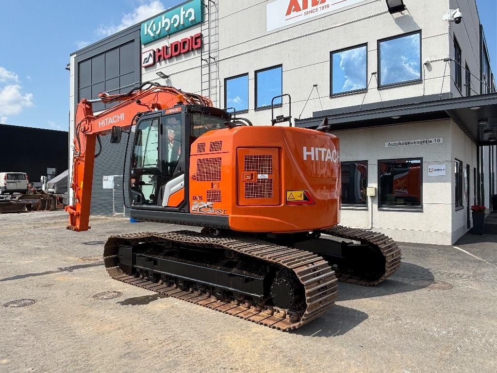 Hitachi ZX225USLC-7 - Crawler excavator: picture 2 Hitachi ZX225USLC-7 - Crawler excavator: picture 2