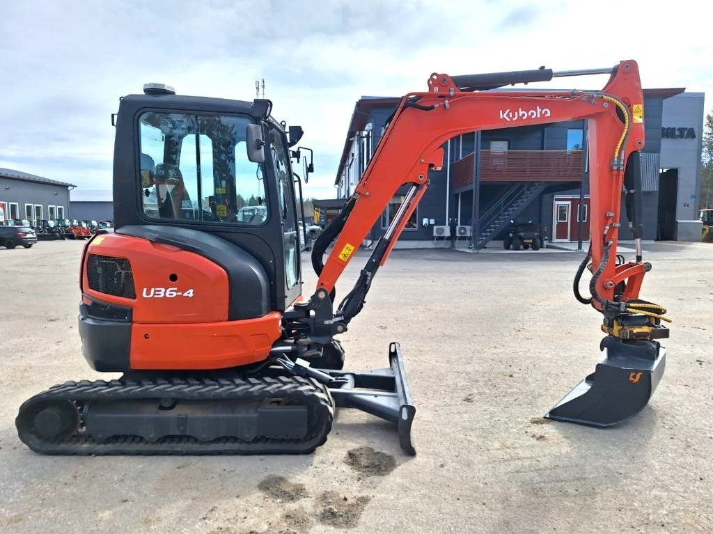 Kubota MYYTY! SOLD! U36-4 PYÖRITTÄJÄLLÄ - Mini excavator: picture 5 Kubota MYYTY! SOLD! U36-4 PYÖRITTÄJÄLLÄ - Mini excavator: picture 5