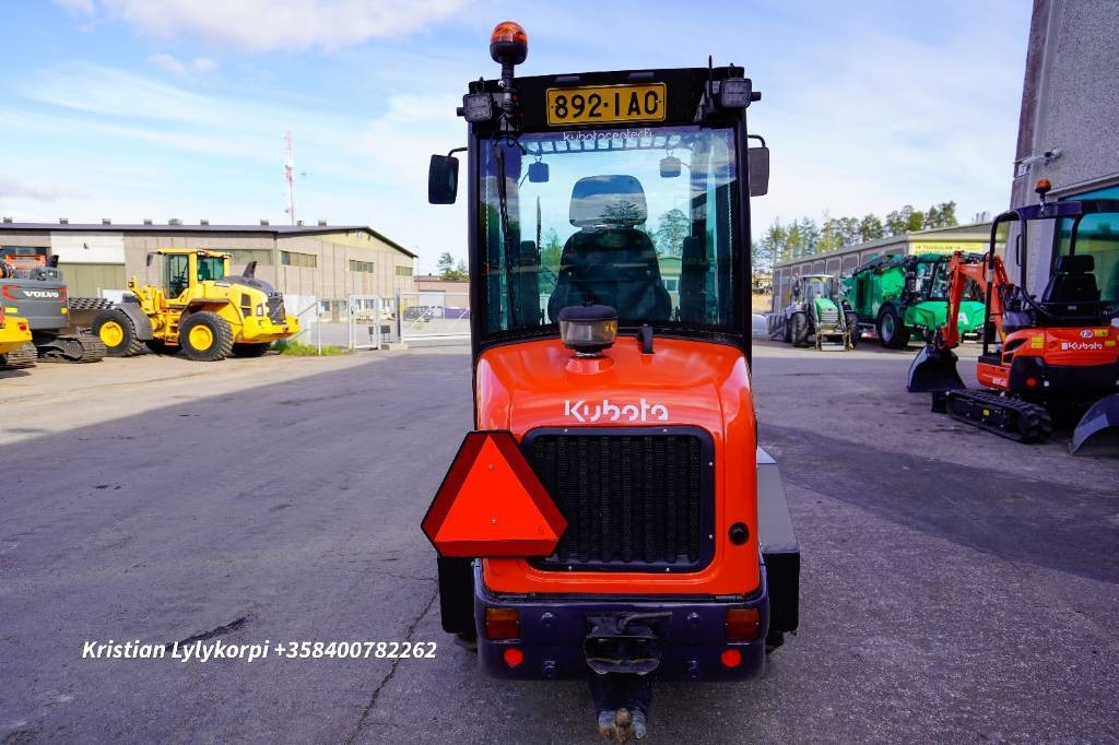 Kubota RT270 UUDET RENKAAT - Compact loader: picture 4 Kubota RT270 UUDET RENKAAT - Compact loader: picture 4