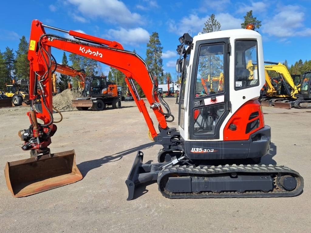 Kubota U35-3A PYÖRITTÄJÄLLÄ - Mini excavator: picture 1 Kubota U35-3A PYÖRITTÄJÄLLÄ - Mini excavator: picture 1