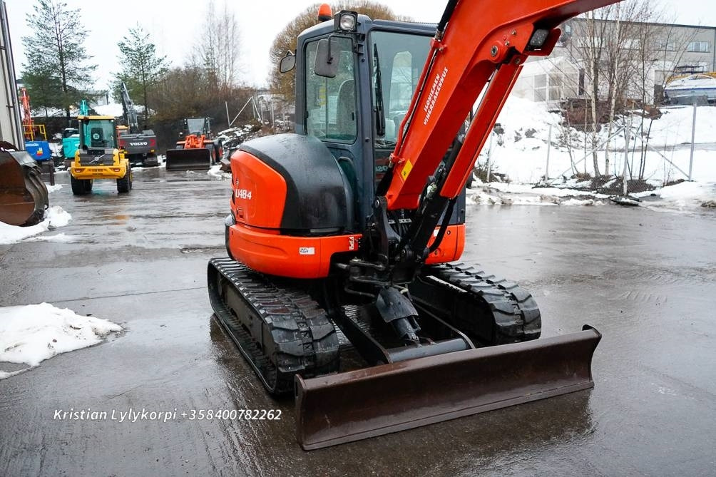 Mini excavator Kubota U48-4 kallistajalla: picture 9
