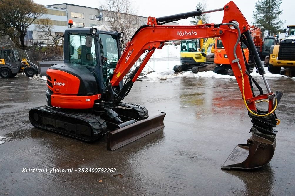 Mini excavator Kubota U48-4 kallistajalla: picture 8