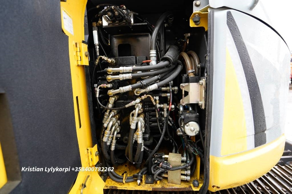 Mini excavator New Holland E70BSR ENGCON PIHDEILLÄ: picture 18