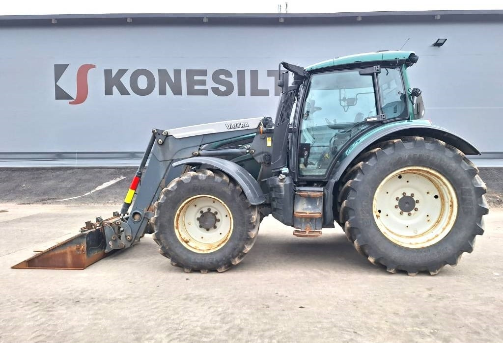 Valtra N174 VERSU ETUKUORMAAJALLA - Farm tractor: picture 1 Valtra N174 VERSU ETUKUORMAAJALLA - Farm tractor: picture 1