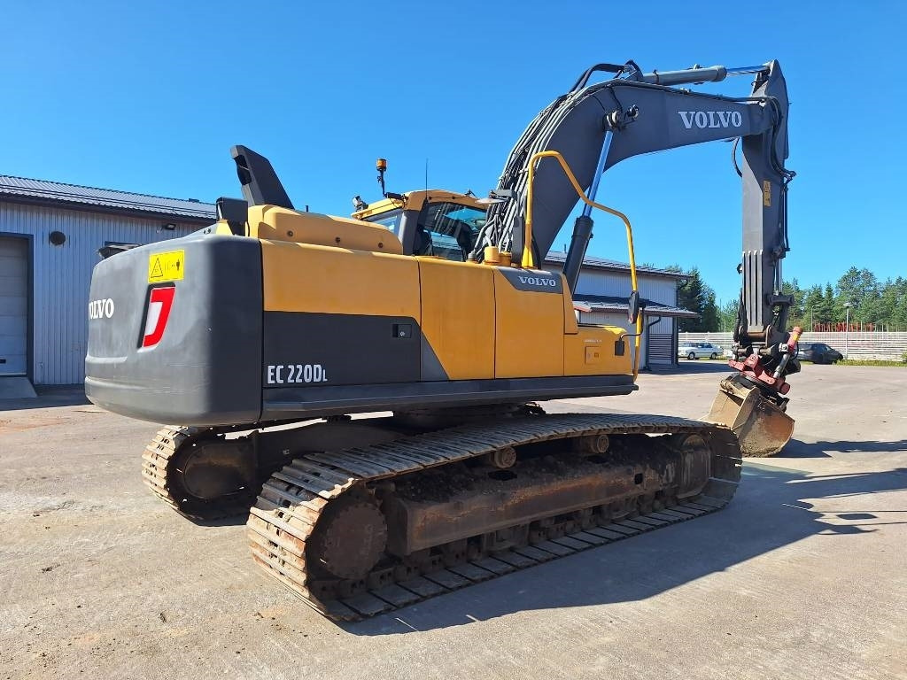 Volvo EC220DL PYÖRITTÄJÄLLÄ - Crawler excavator: picture 4 Volvo EC220DL PYÖRITTÄJÄLLÄ - Crawler excavator: picture 4