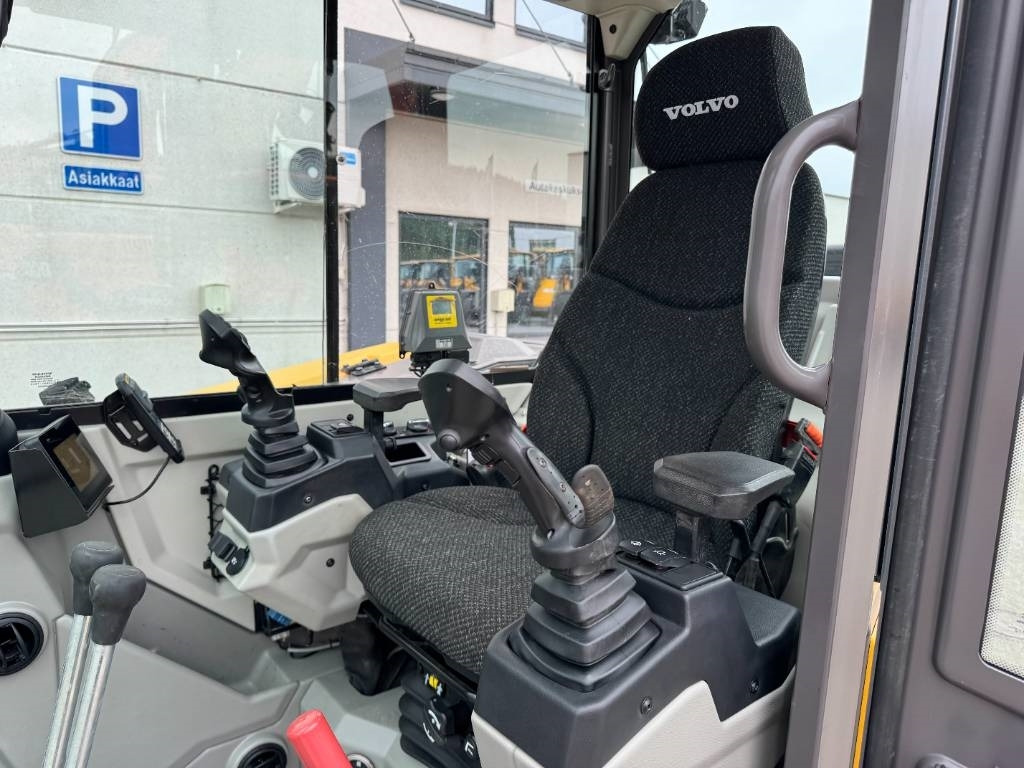 Mini excavator Volvo ECR58F PYÖRITTÄJÄLLÄ: picture 13