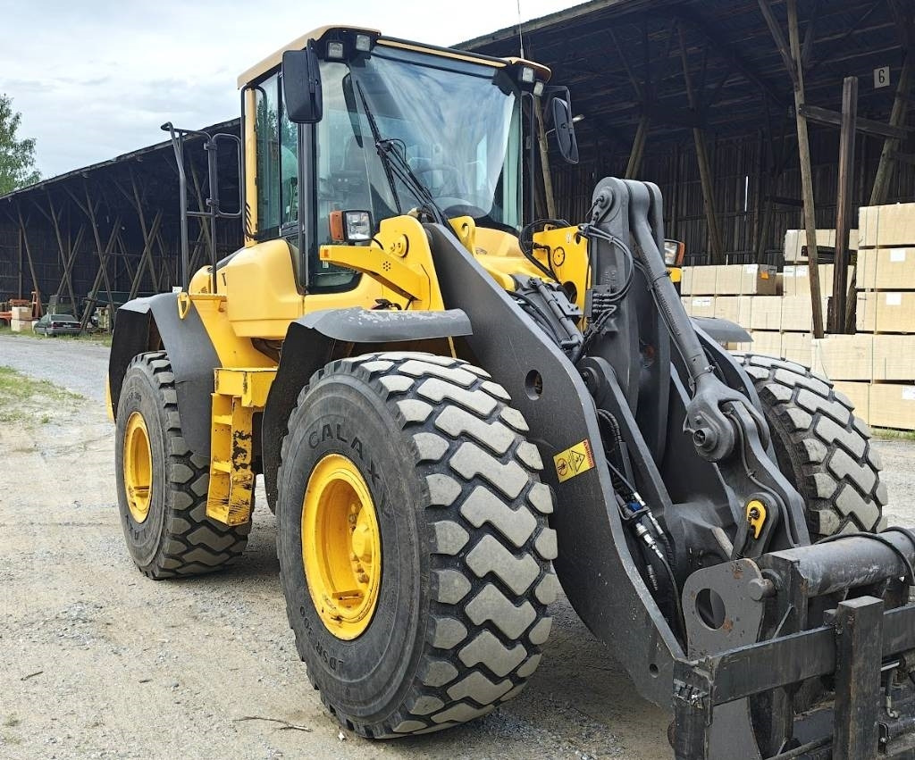 Volvo L120F RASVARI YM. - Wheel loader: picture 3 Volvo L120F RASVARI YM. - Wheel loader: picture 3